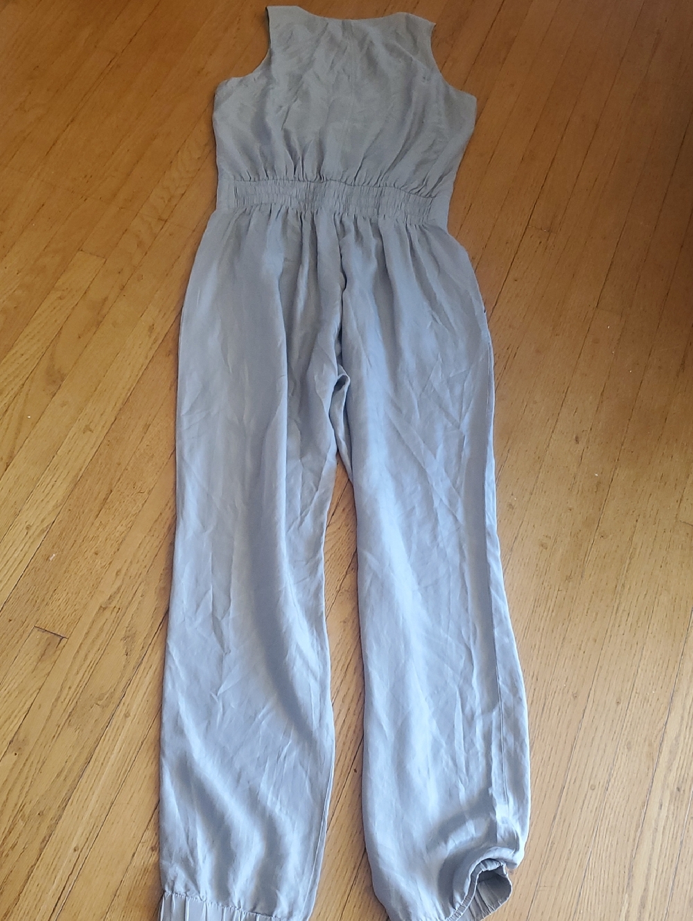 Emporio Armani Sleeveless Light Gray Jumpsuit with Elastic Ankles - Picture 2 of 6